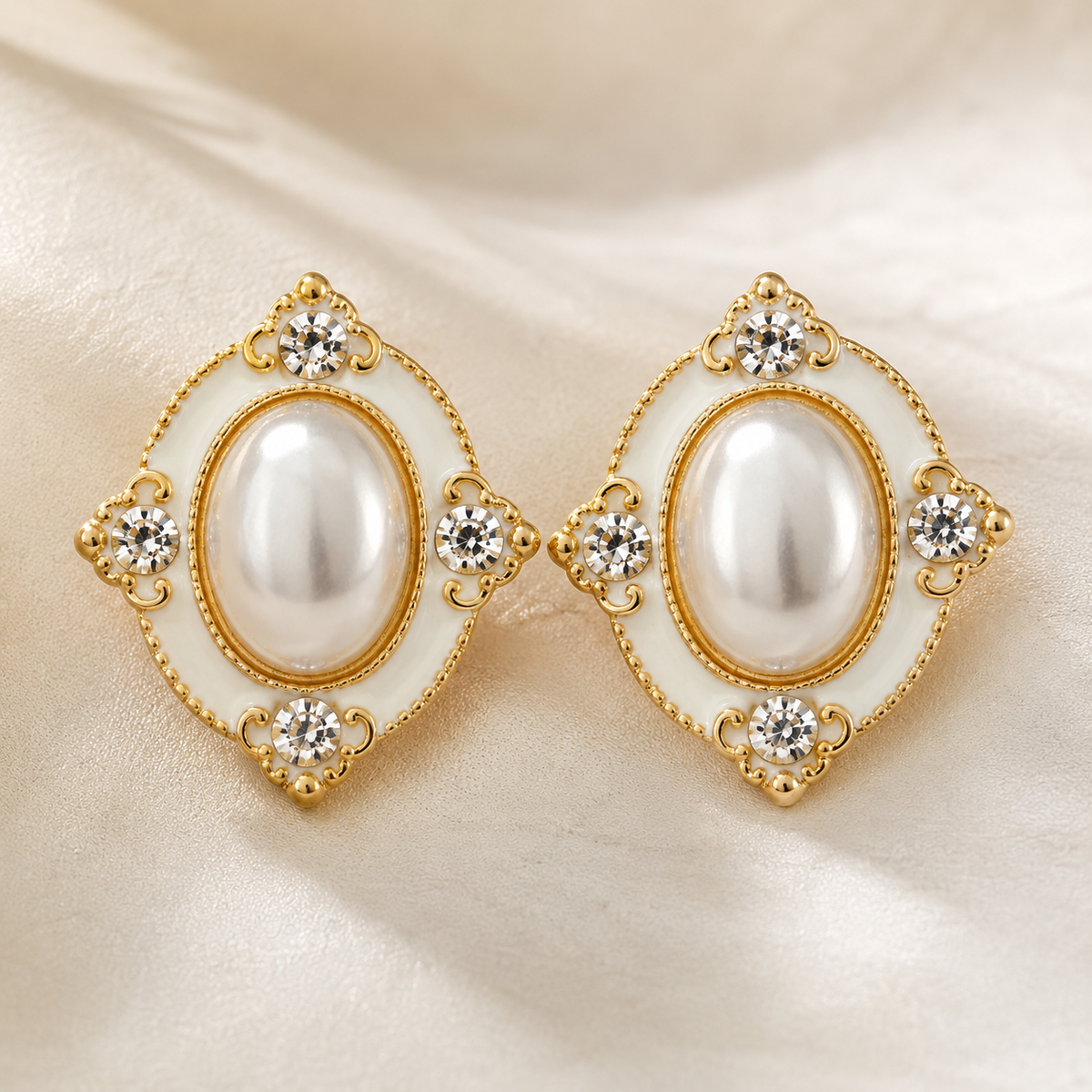 Noor Baroque Pearl Studs