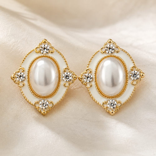 Noor Baroque Pearl Studs