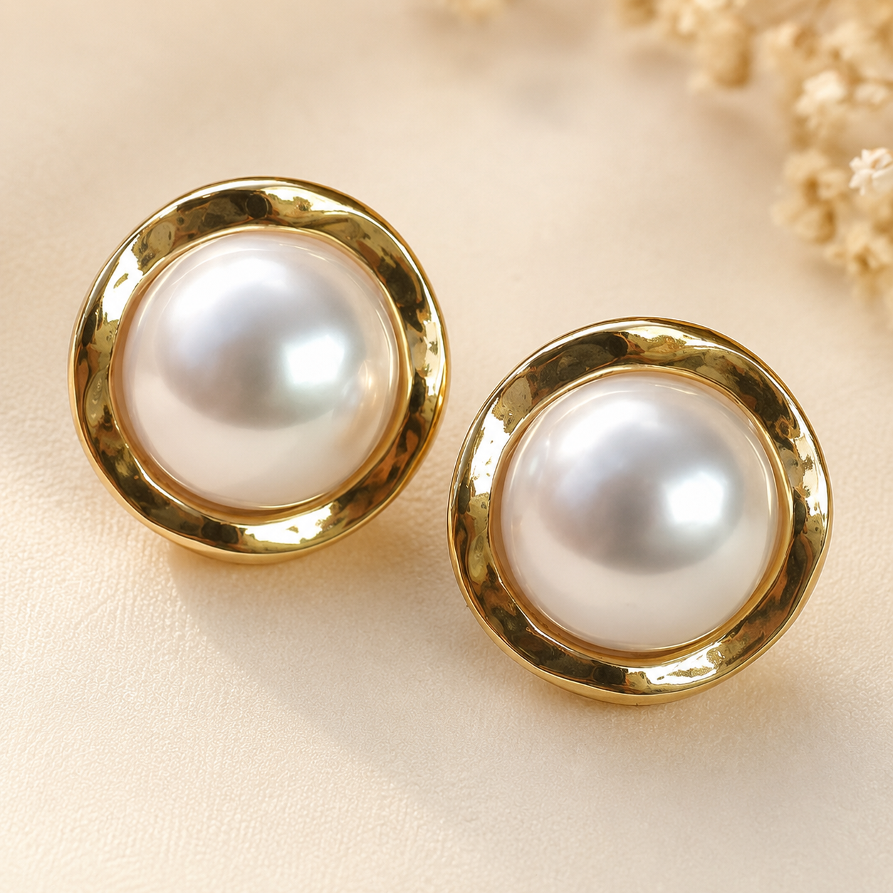 Anaïsa Pearl Dome Studs