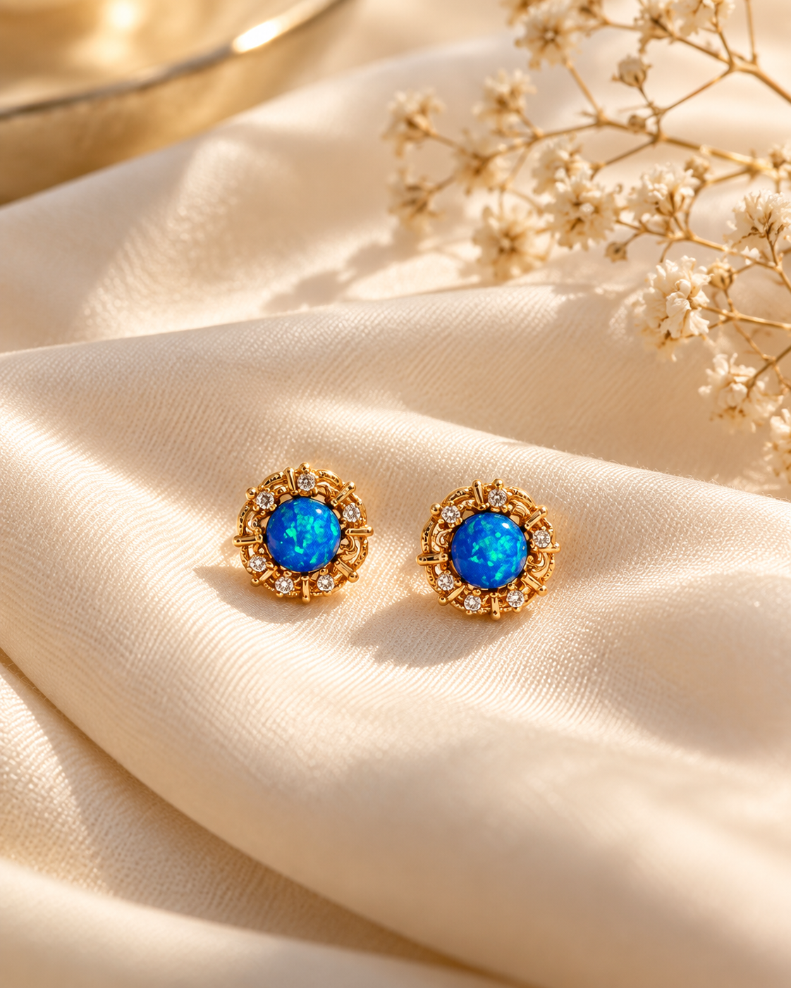 Siyana Blue Halo Studs