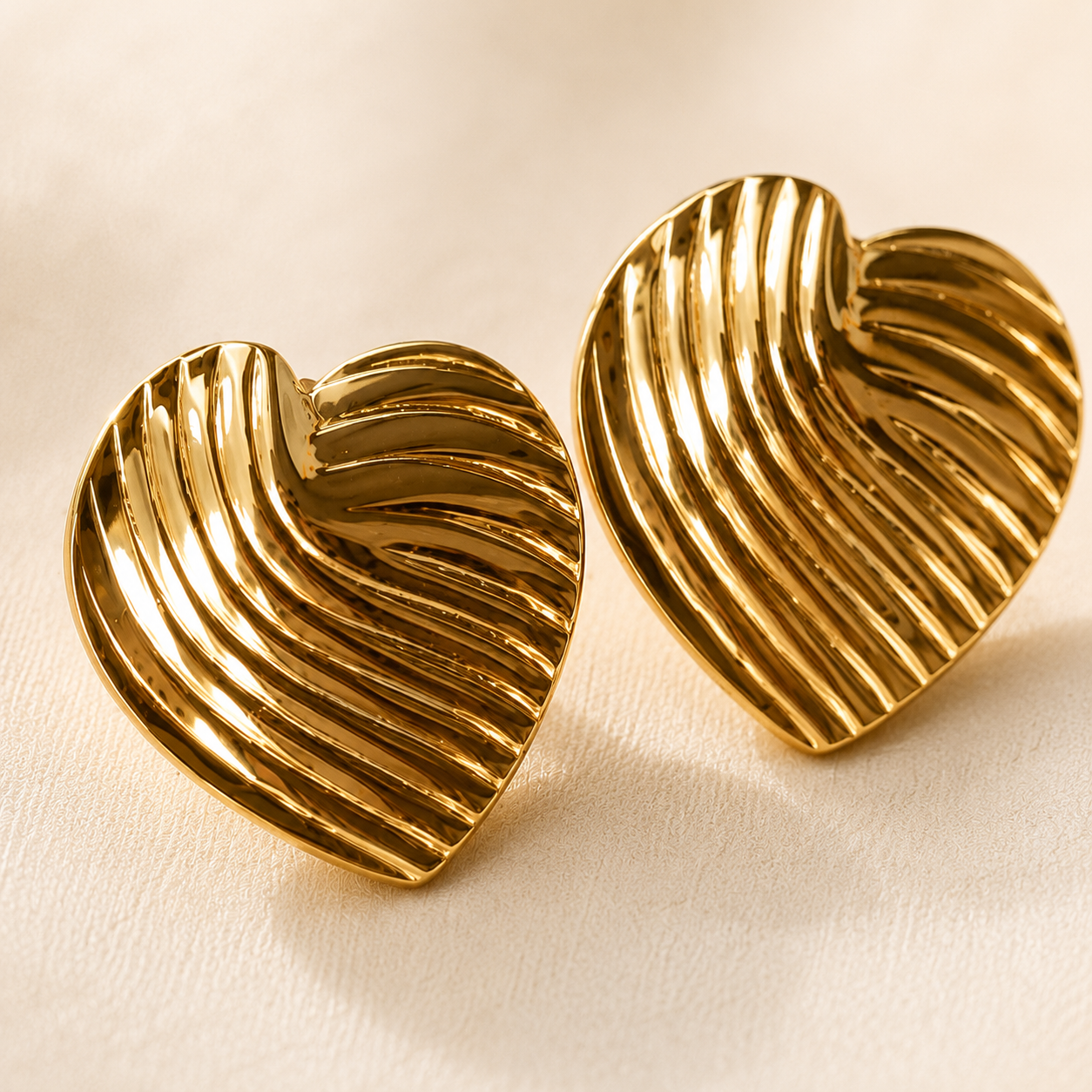 Amara Ribbed Heart Studs