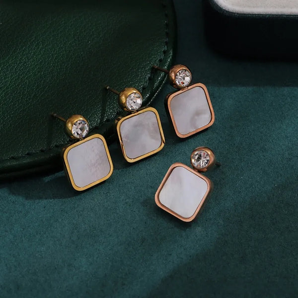 Glintura™ Luna Shell Studs