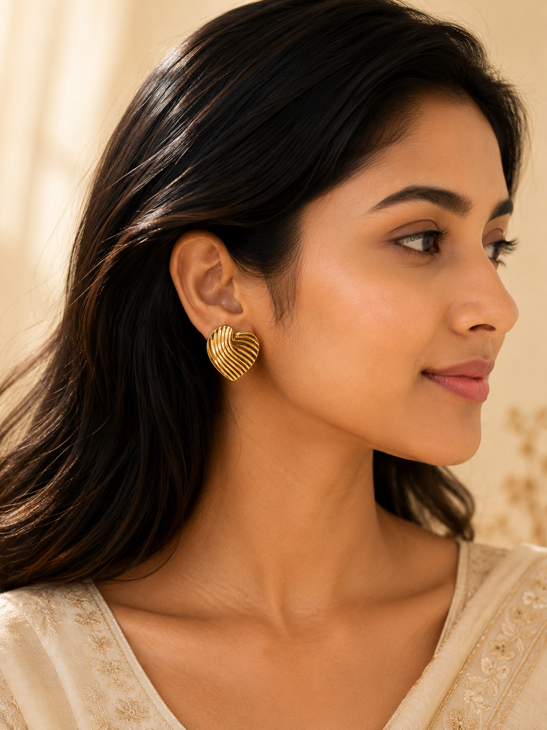 Amara Ribbed Heart Studs