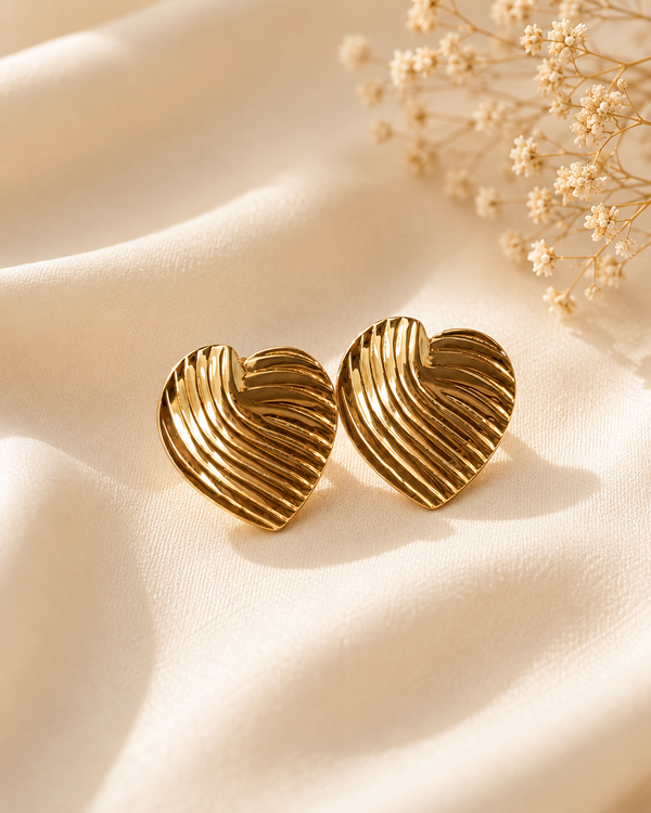Amara Ribbed Heart Studs