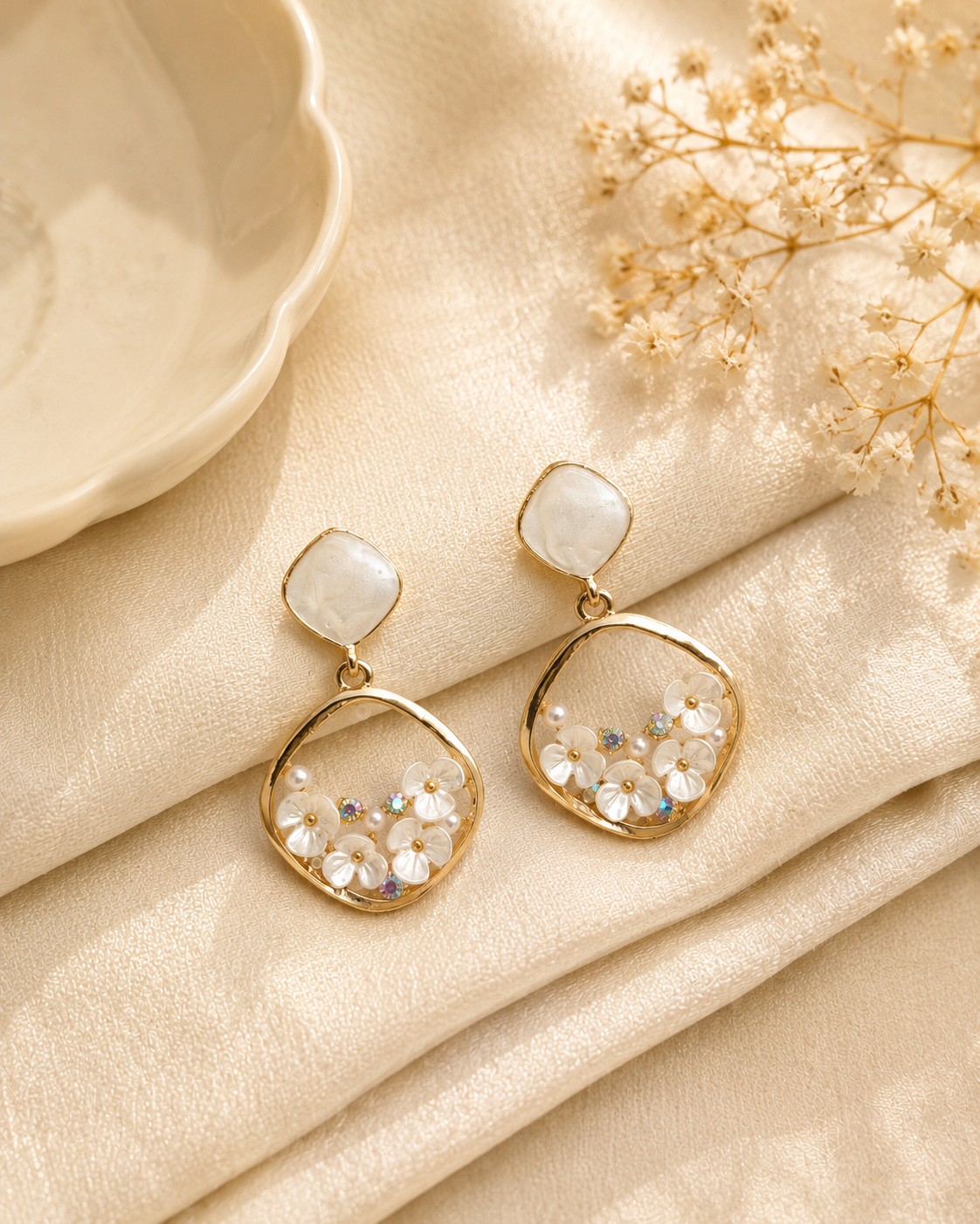Suha Floral Locket Drops