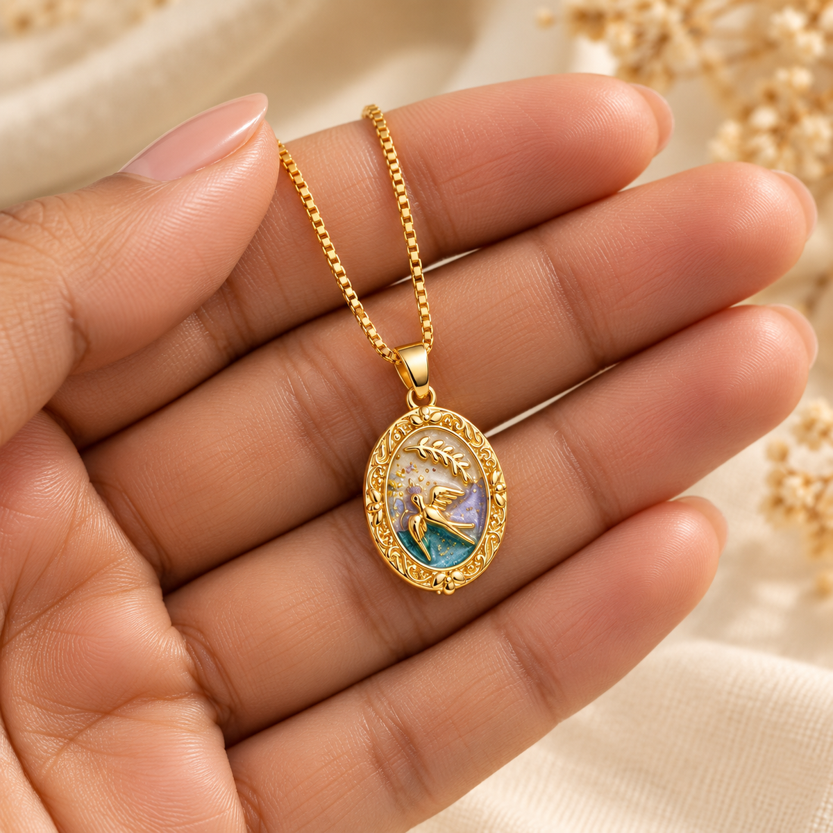 Avena Ocean Cameo Pendant
