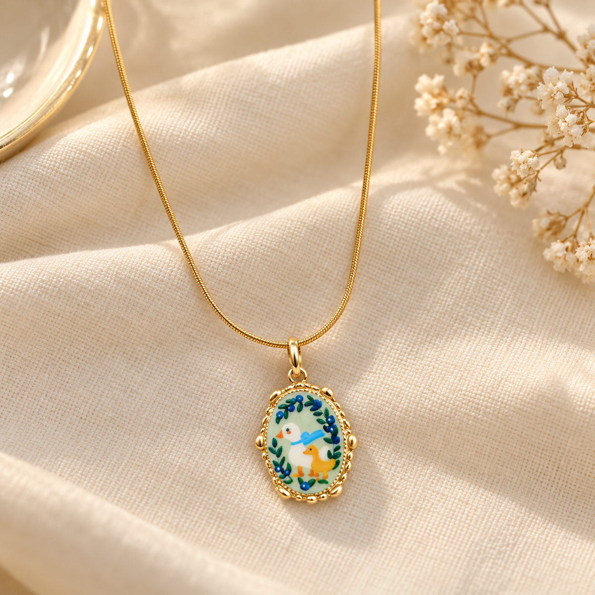 Evara Duck Garden Pendant