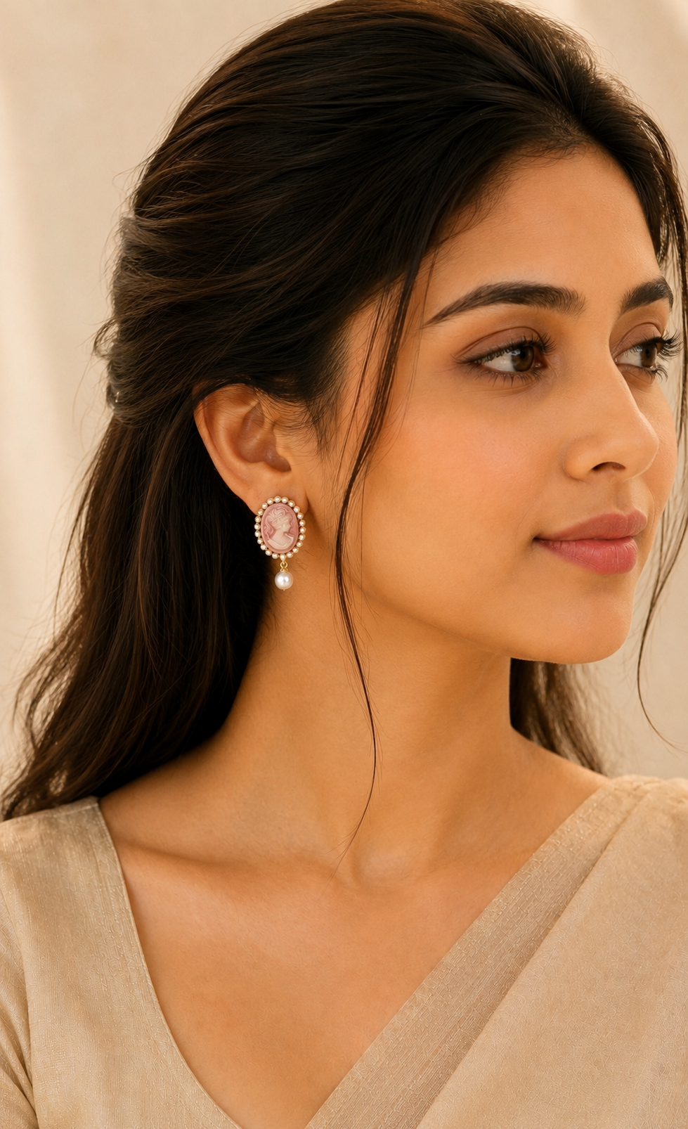 Mila Cameo Pearl Drops