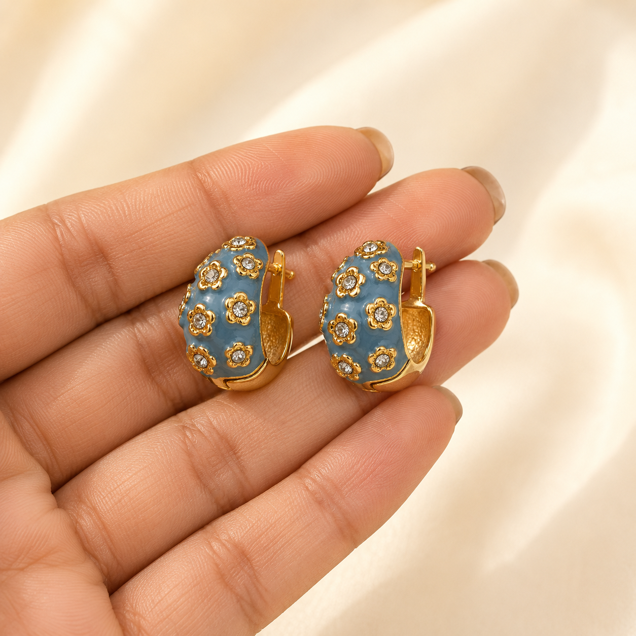 Dua Dotted Enamel Hoops